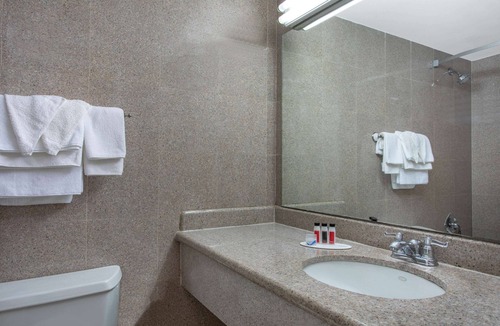 Elmsford Hotel | Days Inn by Wyndham Elmsford/White Plains
