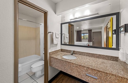 Independence Hotel | Days Inn by Wyndham Independence