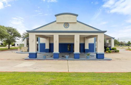McKinney Hotel | Days Inn by Wyndham McKinney
