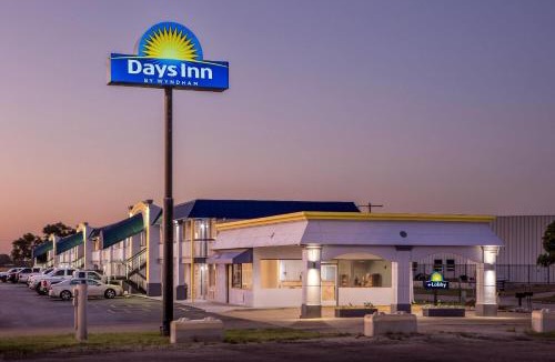 Salina Hotel | Days Inn by Wyndham Salina South