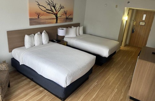 Sherman Hotel | Days Inn by Wyndham Sherman