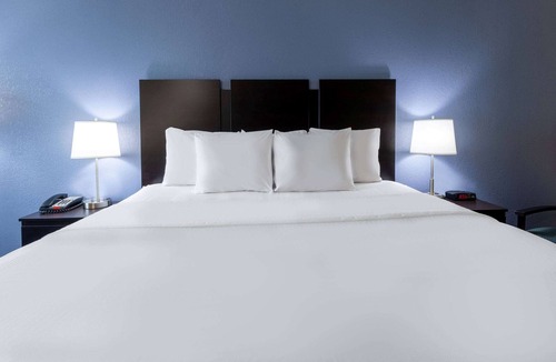 Charles Town Hotel | Days Inn by Wyndham Charles Town/Harpers Ferry