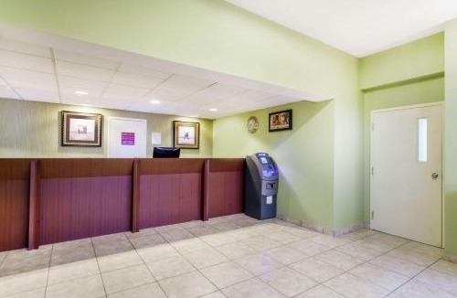Windsor Locks Hotel | Days Inn by Wyndham Windsor Locks/Bradley Intl Airport