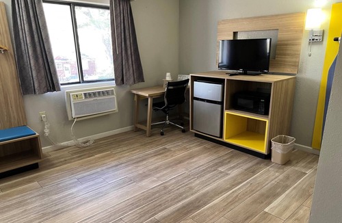 Warrensburg Hotel | Days Inn by Wyndham Warrensburg