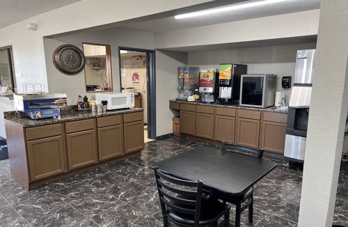Warrensburg Hotel | Days Inn by Wyndham Warrensburg