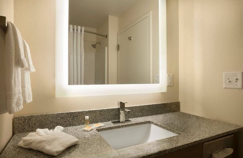 Caldwell Hotel | Days Inn & Suites by Wyndham Caldwell