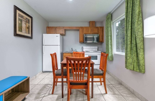 Cabot Hotel | Days Inn & Suites by Wyndham Cabot
