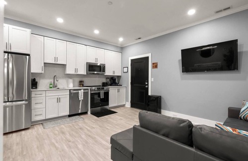 Kingman Park Hotel | DC Penthouse: Rooftop+ Views+ 3BD+ Private Parking
