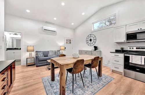 Siloam Springs House | Decca's Guesthouse Su