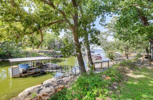 Grove House | Deck + Dock Access: Lakefront Grove Cabin!