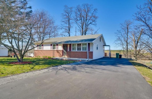 Hershey House | Deck & Grill: Convenient Home in Hummelstown