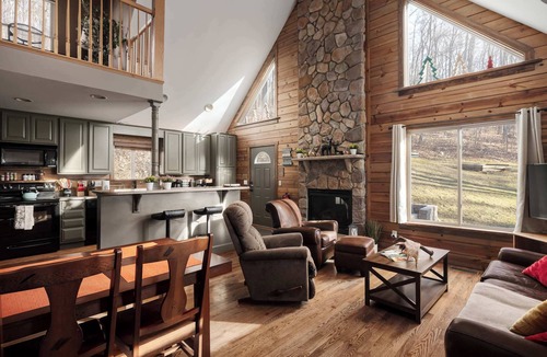 Linden Cabin | Delicious Cabin Wine Country Retreat w/Hot Tub