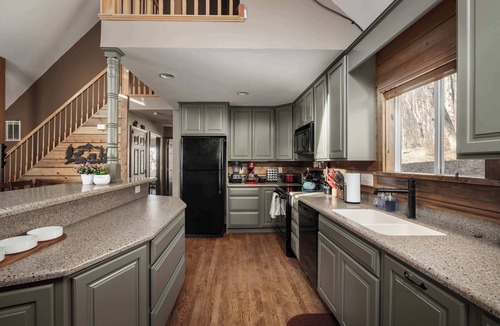 Linden Cabin | Delicious Cabin Wine Country Retreat w/Hot Tub