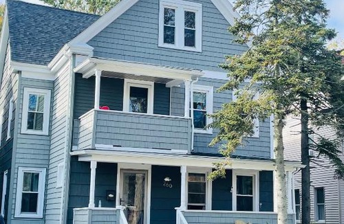 New London Apartment | DELIGHTFUL 2BR apartment with balcony - 15 min from Mohegan Sun- Foxwoods Casinos & Mystic