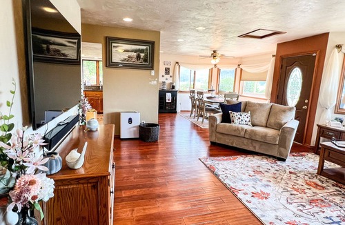 Salmon Creek House | Delightful 3-bedroom house with WiFi in Juneau, AK, centrally located.