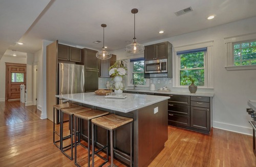 Porter Square Apartment | Delightful 3-bedroom apt in Porter square - 1 stop from Harvard