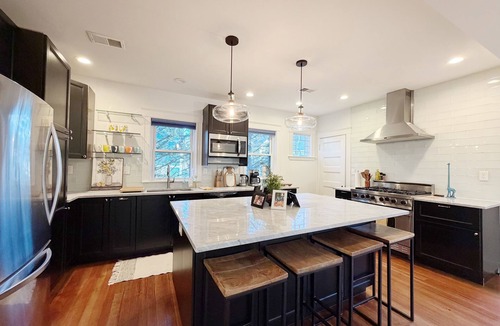 Porter Square Apartment | Delightful 3-bedroom apt in Porter square - 1 stop from Harvard