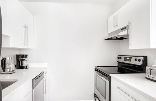Lower Mills Apartment | Deluxe Dorchester Savin Hills 2BR nr Milton T, by Blueground
