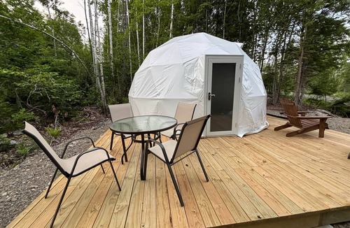 Lincoln RV Rental | Deluxe Geodesic Dome with Mountain Views