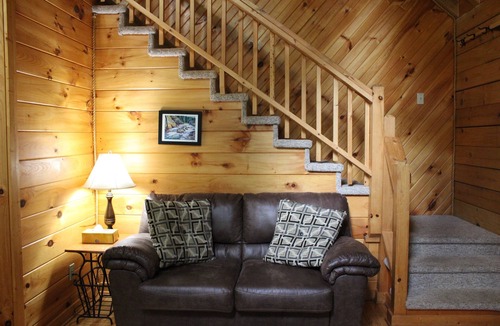 Hico Cabin | Deluxe Iron Ring Cabin In The Woods
