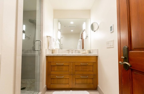 Deer Valley Hotel | Deluxe King Room Hotel Room by RedAwning