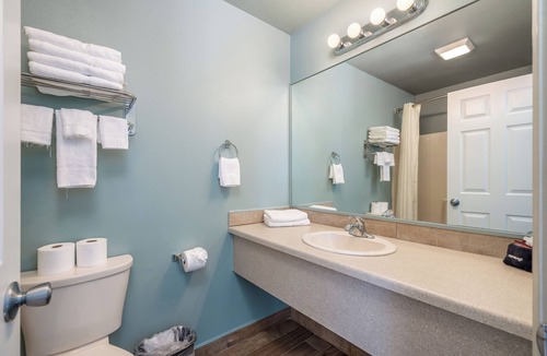 Rockwell Hotel | Deluxe Studio Suite, 2 Queen Beds, Lake View, Upper Floor