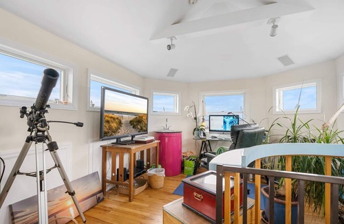 West Hampton Dunes House | Designer Oceanfront Luxury Bdrms! surround sound art collection,hot tubonBeach