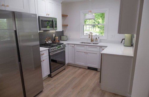 Wallkill House | Detox & Hike: Waterfront Oasis with Infrared Sauna & Shawangunk Mountains