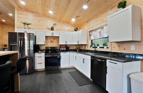 McArthur Cabin | Deuce on Goose | Hocking Hills, Hot Tub, Game Room