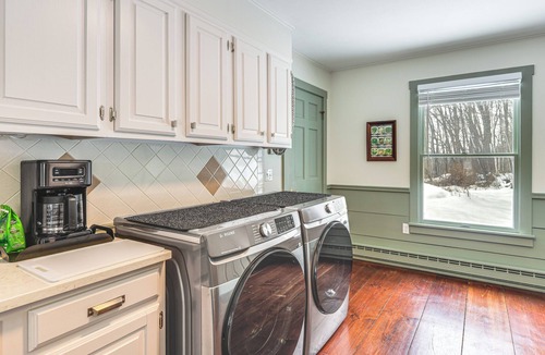 Lower Waterford House | Dine & Unwind! Overlook Home at Rabbit Hill Inn