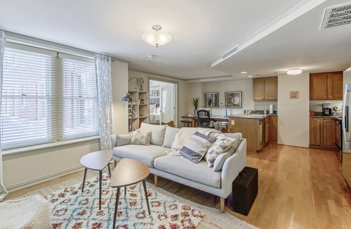 Midtown Apartment | Discover downtown charm, just a 3-min drive to the fair!