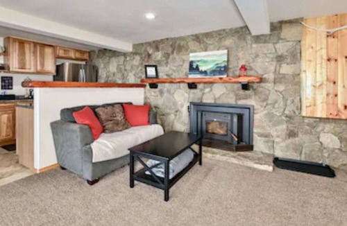 Salamatof House | Discover Kenai: Glacier View Waterfront Cottage 1BR/1BA