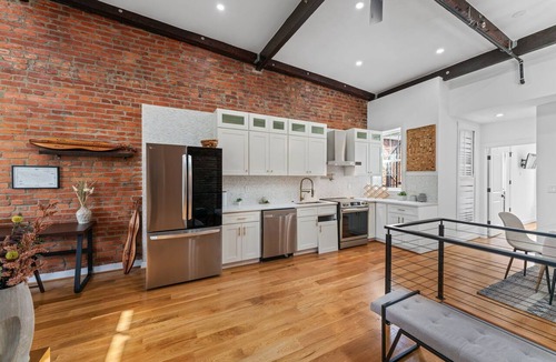 Columbia Heights Condo | District Gojo A - Modern 3BR Loft with Rooftop