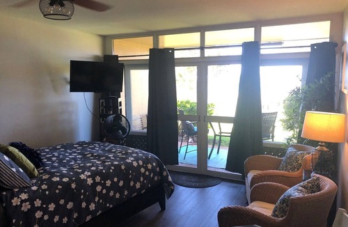 Maunaloa Apartment | Do you hear that? That is the ISLAND OF MOLOKAI Calling Your Name!