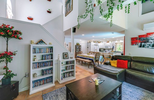 Lincoln House | Dock & Gym! Lakefront Family Retreat in Lincoln