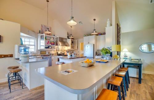 Tia Juana House | Dock, Views & Grill: Spacious Grand Lake Lodge
