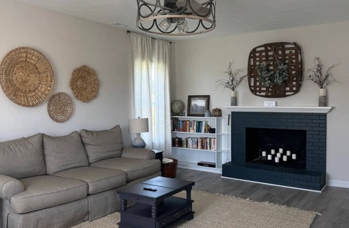 Pellville House | 💦 Doe Ridge – Hilltop Country Home with Hot Tub ➠ 2049