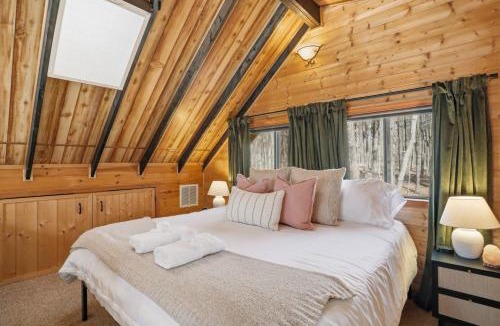 The Woods House | Dog-Friendly A-Frame with Hot Tub and Firepit