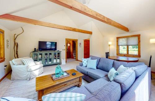 New Harbor House | Dog-friendly beach house with WiFi, private washer/dryer, deck, beautiful views