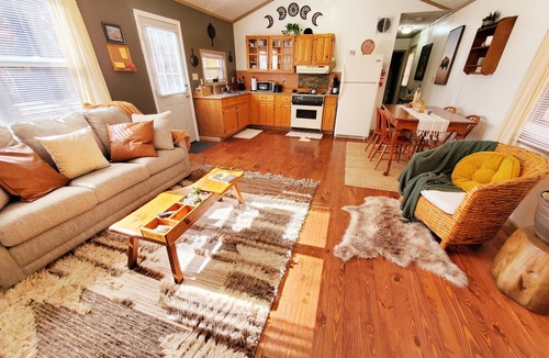 Hinton Cabin | Dog friendly cabin. Peaceful nature getaway.