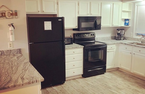 Dewey Beach House | Dog-Friendly Haven by the Sea: Ocean View & Rooftop Deck- 4th from the ocean