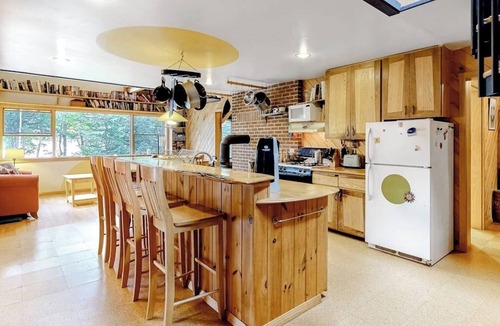Northeast Somerset House | Dog-Friendly Lakefront Home w/Deck, Firepit, Water Views & Games
