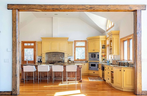 Ancram House | Doodletown Lodge: Pool, Tennis, Pickleball,Hiking+