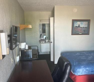Amarillo Apartment | Double Bed Hotel Room 335