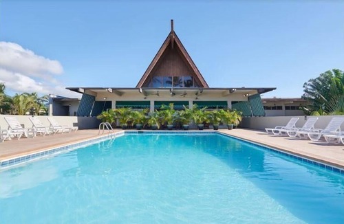 Kahului Apartment | Double-Bed Room w/WiFi & Views of Courtyard & Tropical Gardens