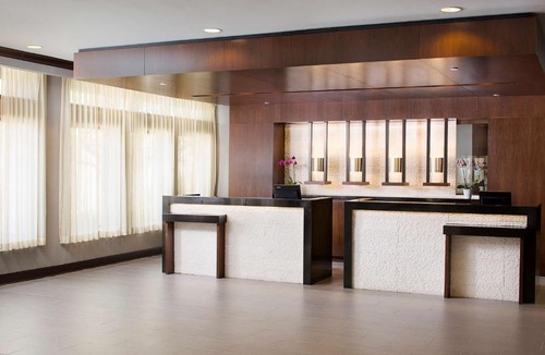Linthicum Heights Hotel | DoubleTree by Hilton Baltimore - BWI Airport