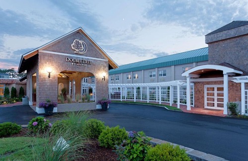 Hyannis Hotel | DoubleTree by Hilton Cape Cod - Hyannis
