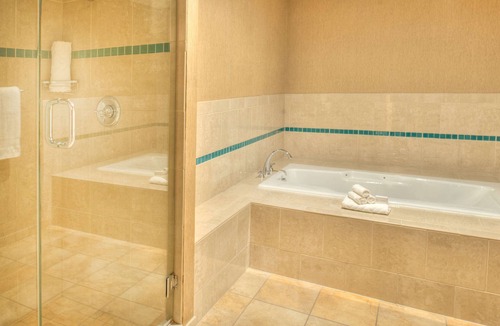 Chesterfield Hotel | DoubleTree by Hilton Hotel St. Louis - Chesterfield