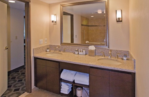 Montebello Hotel | DoubleTree by Hilton Los Angeles - Rosemead