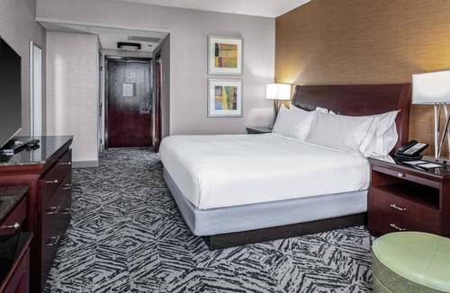 Downtown Northeast Hotel | DoubleTree by Hilton Omaha Downtown